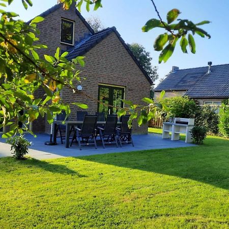 Heerlijke Vakantiewoning Ewijkヴィラ エクステリア 写真