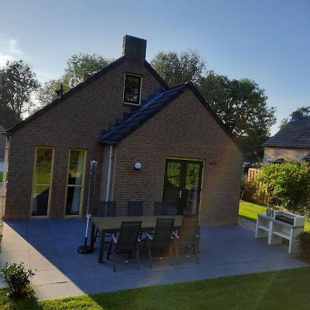 Heerlijke Vakantiewoning Ewijkヴィラ エクステリア 写真